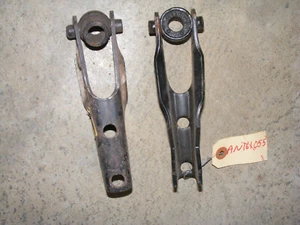 2 John Deere AN161055 DRILL Arm - Picture 1 of 2