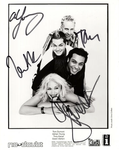 NO DOUBT HAND SIGNED 8x10 GROUP PHOTO+COA        SIGNED BY ALL      GWEN STEFANI Cover