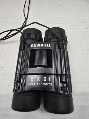 Bushnell Compact Binoculars 8 x 21 392 ft at 1000 yds with Case & Belt Pouch - Image 1 of 4