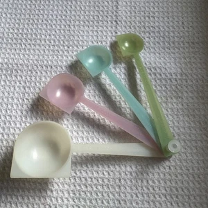 VINTAGE TUPPERWARE PASTEL MILLIONAIRE LINE MEASURING SPOONS, #42, 43, 44, 45 - Picture 1 of 5