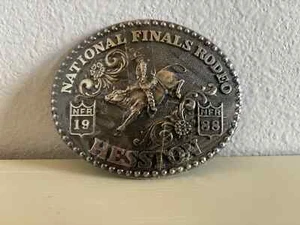 1988 National Finals Rodeo NFR Gürtelschnalle Hesston Cowboy Vintage - Bild 1 von 8