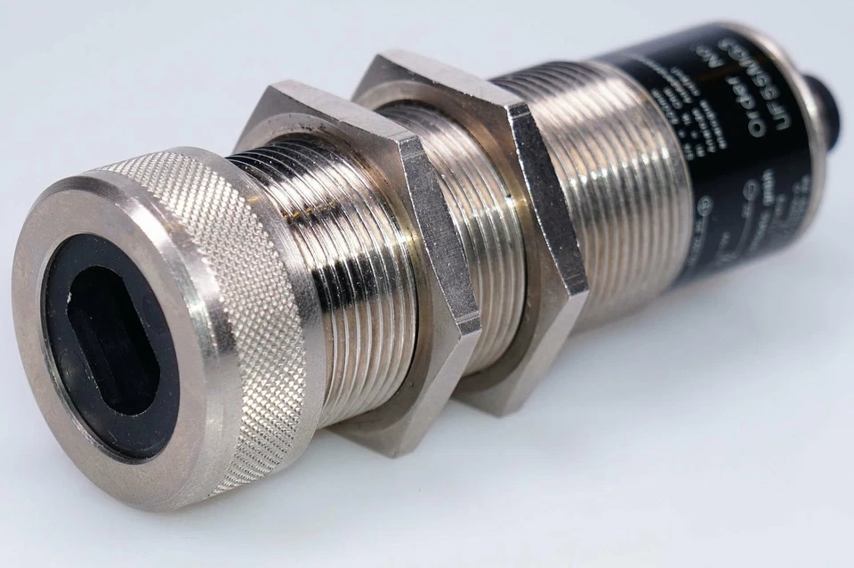 Wenglor UF55MG3 Reflex Sensor 20-30VDC Sn 500mm - Image 1 of 1