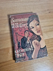 Someone Waiting, Katherine Troy Vintage Hardback Book Ex Libris Plastic Cover - Foto 1 di 6