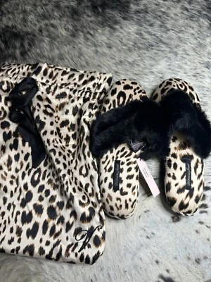 全新 Victoria's Secret 缎面豹 ~ Cheetah 印花毛皮装饰拖鞋 小号 5-6.5 — 第 1/3 张图片