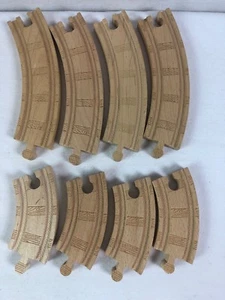 Lot 1 gebogener Zug Holzschienen Thomas & seine Freunde Zug Holzeisenbahn 8-teiliges Set - Bild 1 von 6