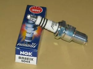 Zündkerze NGK Iridium für Piaggio TPH 50 Typhoon Bj. 2007-2019 - Bild 1 von 1