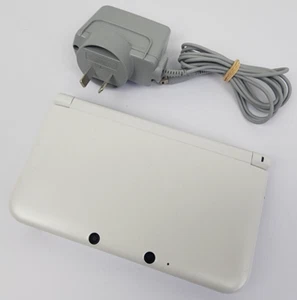 Nintendo 3DS XL Handheld Console White + Genuine Charger - Picture 1 of 9