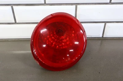 Оригинальный б/у задний фонарь для правостороннего пассажира Chevy SSR RH 2003-2006 годов выпуска - Изображение 1 из 4