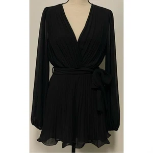 NWT Fashion Nova Make You Mine Romper Black Size M - Picture 1 of 15