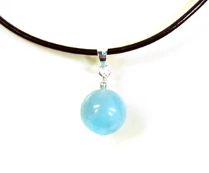 Anhänger/ Halskette aus dem Edelstein Aquamarin in Kugelform und Lederkette - Picture 1 of 3