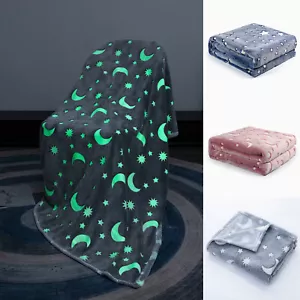 Wohndecke Kuscheldecke leuchtende Sterne Fleecedecke 152x127cm Glow in the Dark - Bild 1 von 9