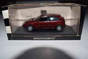 Minichamps  1/43  Ford Focus 3-door 1998 rot metallic - Bild 1 von 1