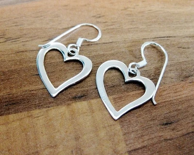 Plata de ley 925 - Pendientes de gancho en forma de corazón de plata lisa - H2 Foto 1 de 2