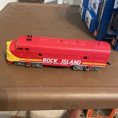 Vintage Tyco HO scale train Rock Island locomotive  - Image 1 of 4