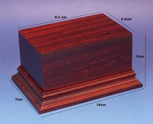 Base de madera barnizada perfecta - 8,5 cm x 5,5 cm X 5 cm - Base 10 cm x 7 cm Paduk - Imagen 1 de 1