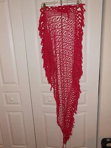 VINTAGE PINK HAND MADE CROCHETED SHAWL WITH 6" FRINGE--DIAGONAL 70" - Picture 1 of 1