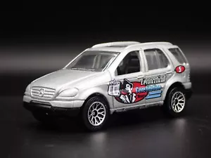 1998-2005 MERCEDES-BENZ ML 430 CONNECTICUT 1:64 SCALE DIORAMA DIECAST MODEL CAR - Picture 1 of 7