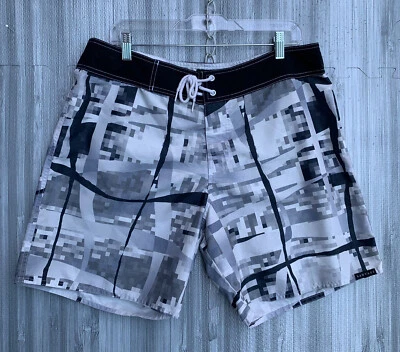 Pantalones Cortos Sauvage Para Hombres 36 Gris Negro Geométricos 100% Nylon Foto 1 de 4