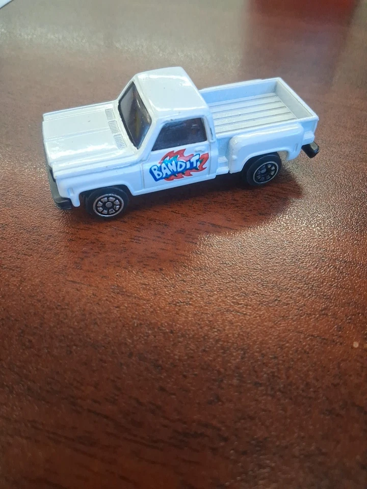 1981 年通用/Kidco 雪佛兰 C-10 步侧强盗皮卡车 1: 64 香港 — 第 1/4 张图片