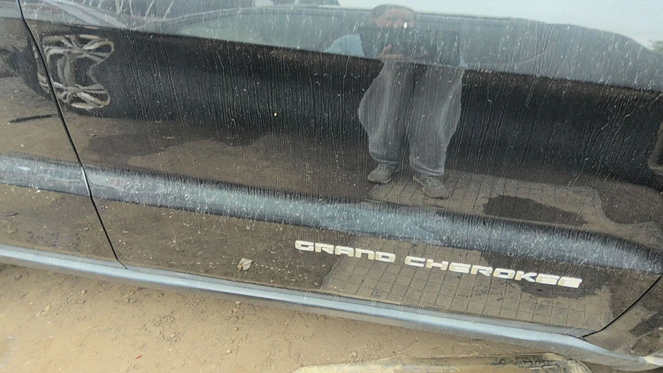 14 JEEP GRAND CHEROKEE Rocker Moulding Right Passenger Side - Image 1 of 1