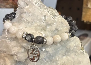 Black Labradorite And Rainbow Moonstone 8 Mm Round Bracelet With Ohm Charm - Picture 1 of 5