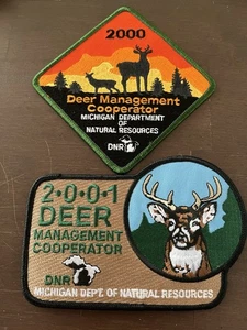 2000 & 2001 MICHIGAN SUCCESSFUL DEER HUNTING PATCHES MICHIGAN DNR - Picture 1 of 4