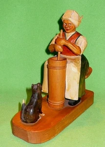 Arte popolare LEGNO INTAGLIATO statuina/scultura di una 'DONNA BURRO CHE SFORNA' Vintage - Foto 1 di 10
