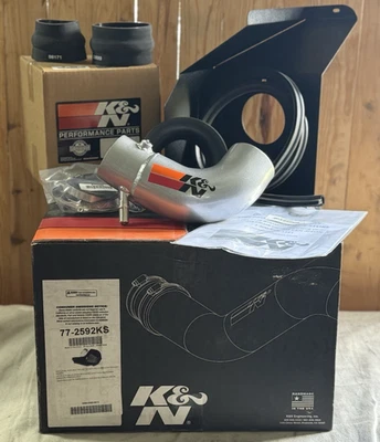 Новая из старых запасов высокопроизводительная система воздухозаборника K&N без карбюратора Ford Edge 3.5 77-2592KS - Изображение 1 из 4