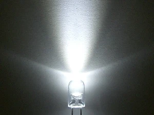 10 Stück LED weiß 3mm Betrieb OHNE Widerstände direkt an 12 bis 24V NEU - Bild 1 von 1