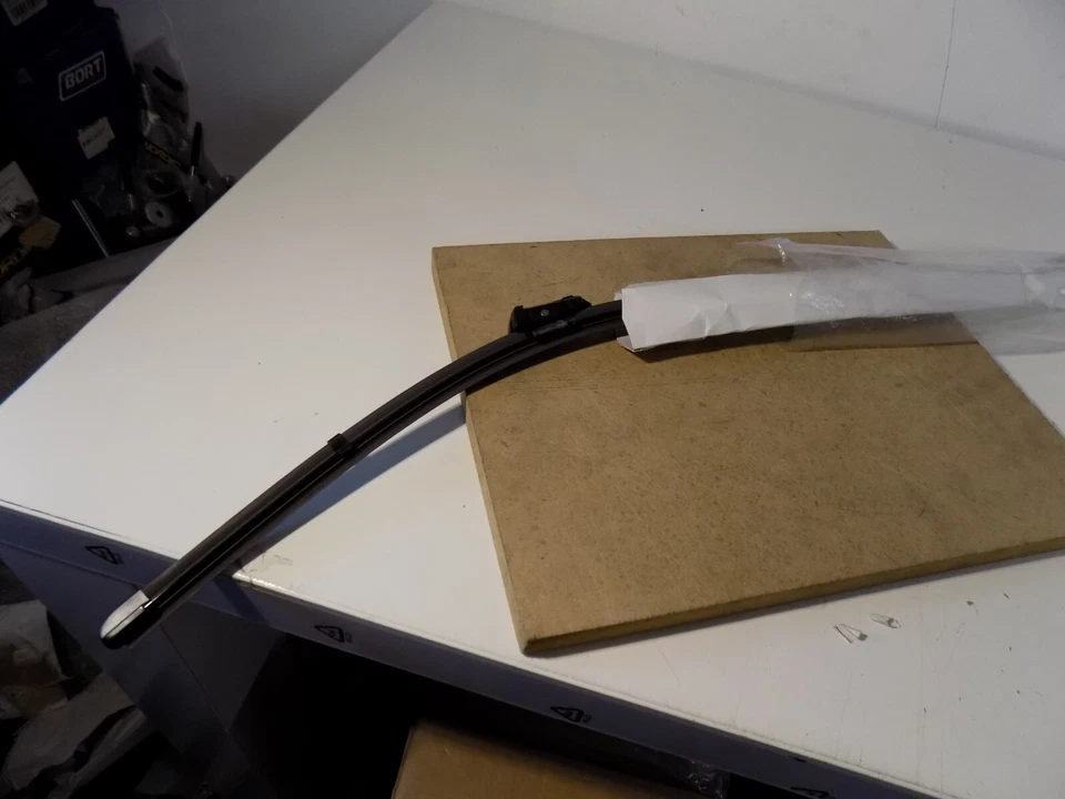 Limpiaparabrisas delantero original Range Rover Evoque 2012-2019 LR078303 Foto 1 de 1