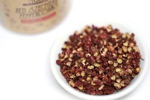 Red Szechuan Peppercorns - Picture 1 of 7
