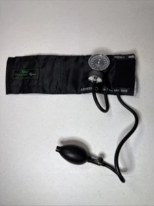WELCH ALLYN Tycos Blood Pressure Cuff Sphygmomanometer Size Child - Picture 1 of 4