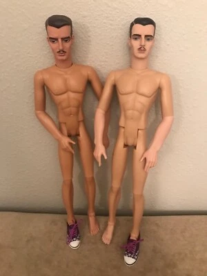 Zapatillas deportivas con estampado de calaveras moradas para 16” Trent Osborn (Gene’s Beau) Foto 1 de 4