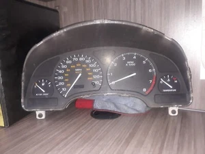 2001 Saturn SL1 speedometer/instrument cluster - Picture 1 of 2