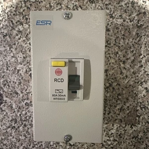 WYLEX 80 AMP DOPPELPOLIG RCD C/W METALLGEHÄUSE WRS80/2 30MA & M20 (RCD) - Bild 1 von 3