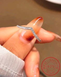 Real 925 Sterling Silver Ring Wishbone Chevron Sparkly Zircon Dainty Minimalist - Picture 1 of 9