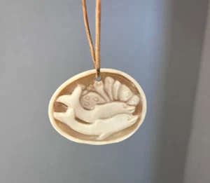 Artisan Carved Shell Oval Pendant Dolphins Crafted in Honduras Signed Preowned   - Picture 1 of 5