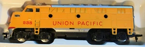 MODEL POWER HO locomotive diesel éclairée UNION PACIFIC 238 USA américaine - Foto 1 di 3