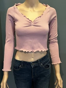 Women's Size Medium BDG urban Outfitters Pink long Sleeve Crop Top NWT - Picture 1 of 8