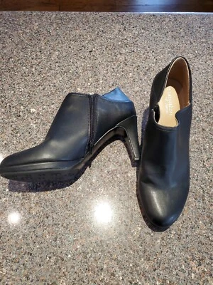 Botines al tobillo Naturalizer Paris negros de cuero con cremallera para mujer EE. UU. 8,5 M USADOS EN EXCELENTE ESTADO Foto 1 de 4