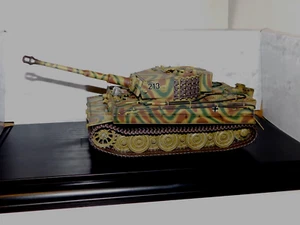 Sd.Kfz.181 Tiger I Ejército Alemán sPzAbt 301, #213 1945 ARMADURA DRAGÓN 61020 1:35 - Imagen 1 de 7