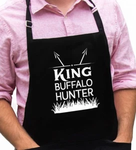 Grembiule King Buffalo Hunter divertente novità regalo per papà, marito, regalo Natale - Foto 1 di 3