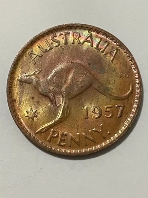 👀AUSTRALIAN 1957 PENNY COIN HIGH GRADE UNC RAINBOW LUSTER 👀 - Image 1 of 2