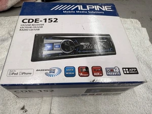 Alpine CDE-152 am/fm Mp3 WMA CD usb aux input car stereo receiver 6 ch pre out N - Picture 1 of 7