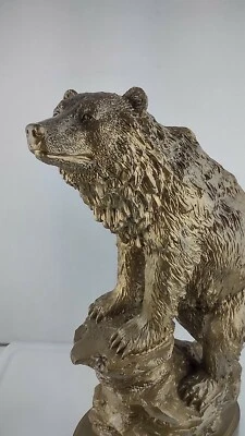 17.5英寸伐木小屋河岸熊狩猎鱼青铜绘画风格雕像 — 第 1/4 张图片