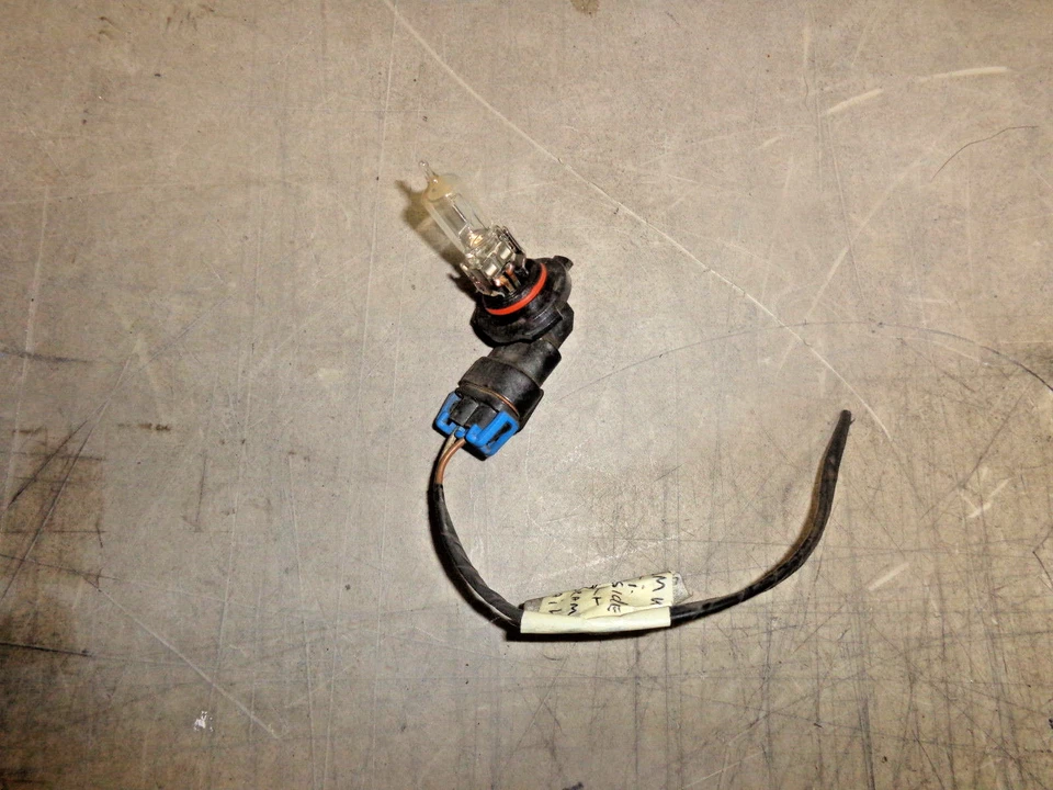 Bombilla de faros de haz alto y arnés de cables BMW 318TI negro 96 97 98 99 Foto 1 de 1