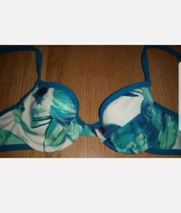 Gorgous green cream DEBENHAMS underwired bikini top size 32 A/B - Picture 1 of 1
