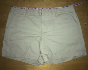 New TOMMY HILFIGER Women's Classic Cotton Twill Shorts Size 12 Khaki Tan NWOT - Picture 1 of 3