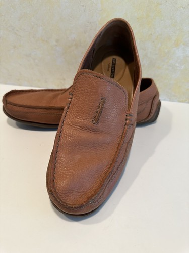 Mocassini slip on Clarks da uomo marrone chiaro carmelo taglia 10 5 M mocs scarpe da autista. 28