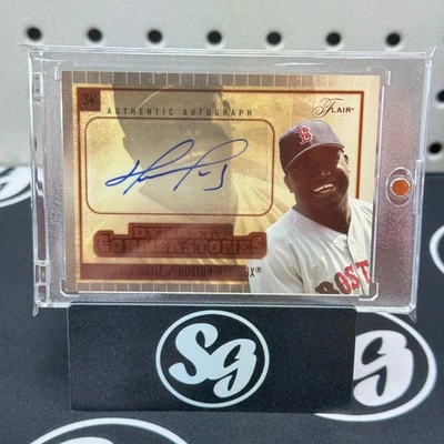 David Ortiz 2005 Flair Dynasty Cornerstones Autógrafo SP/75 Boston Salón de la fama Automático Foto 1 de 3